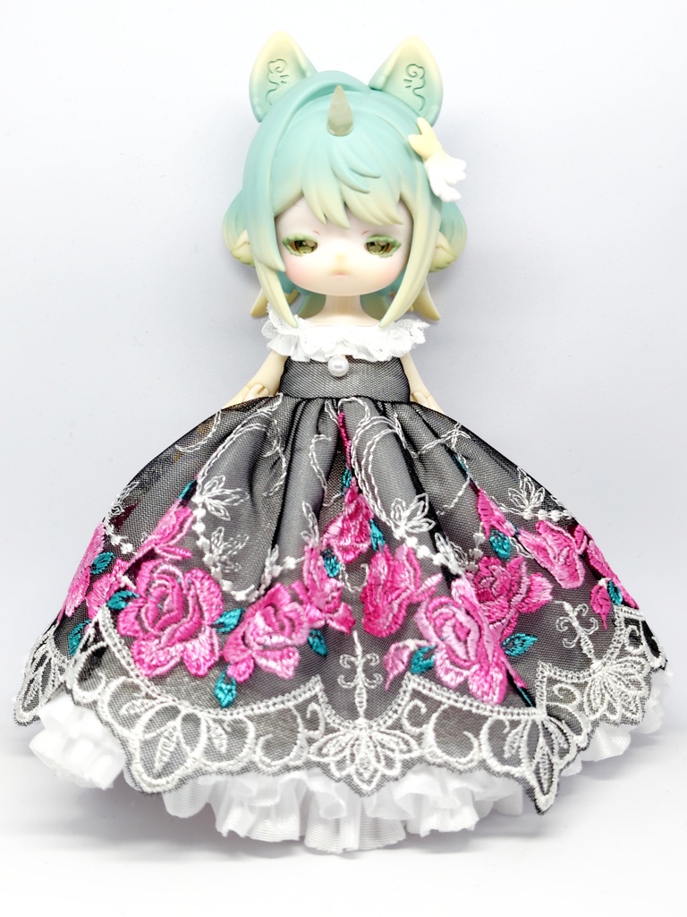 オフショルダードレス