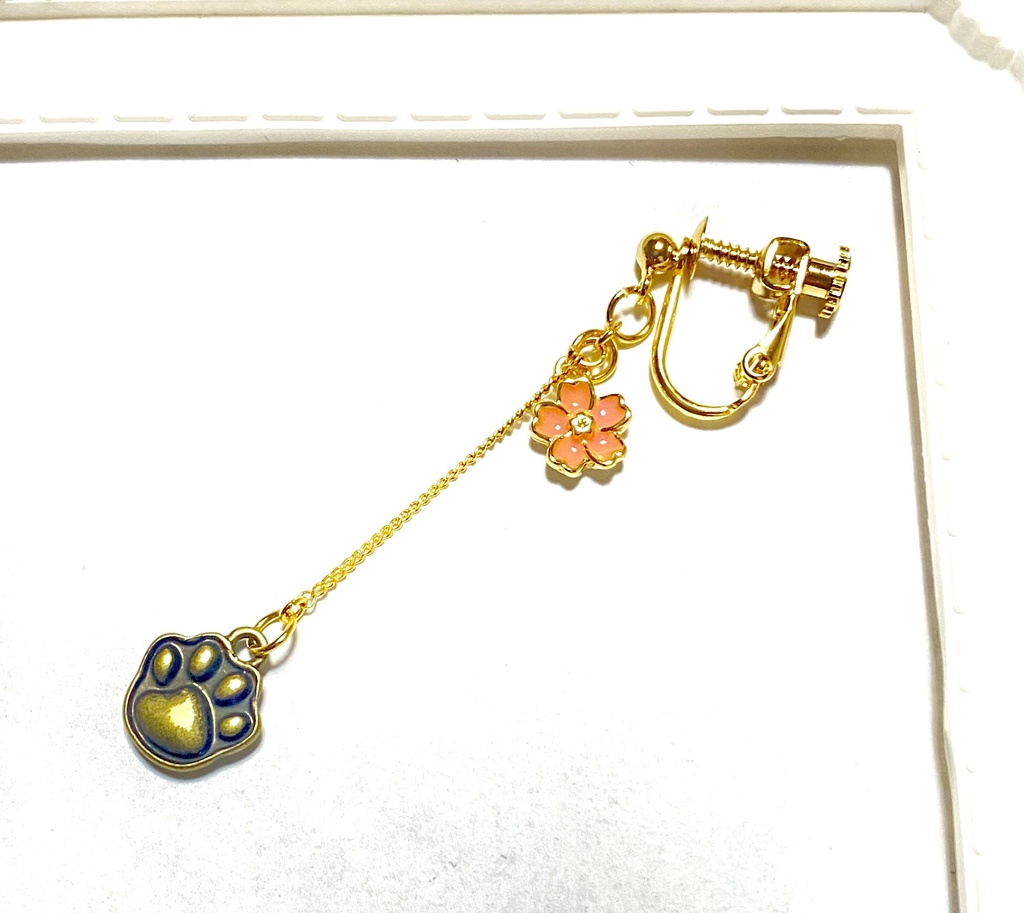 桜と猫の魔獣〜絆〜イヤリング・ピアス