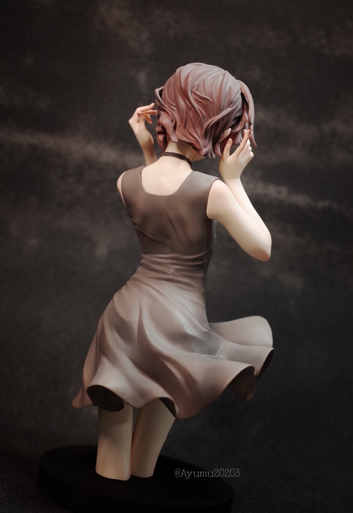 「岩倉玲音 半身像」ノンスケール未塗装未組み立てガレージキット