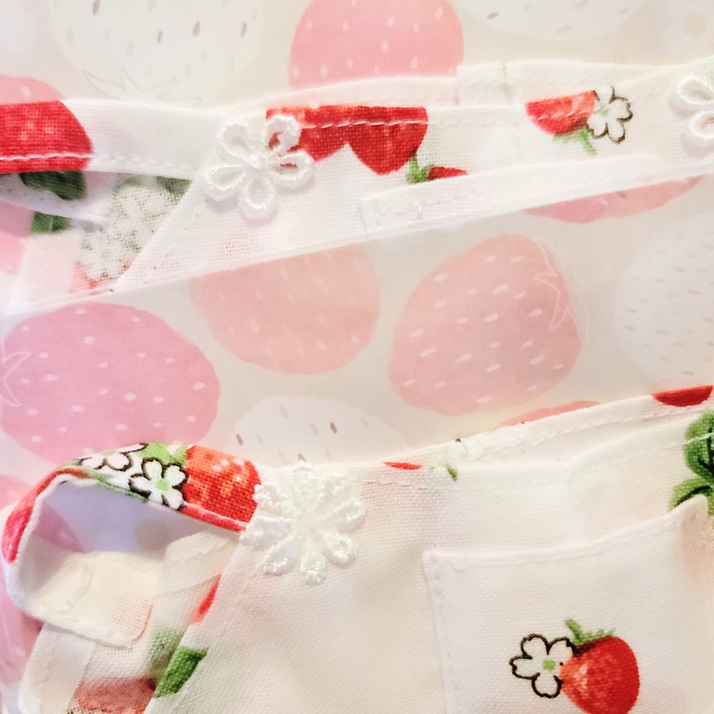 いちごのサロペット