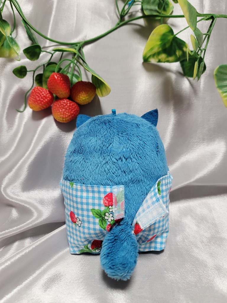 いちごのサロペット