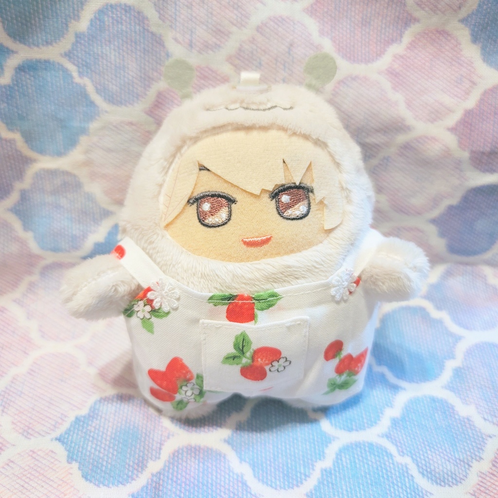 いちごのサロペット