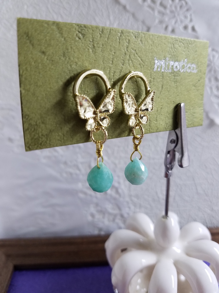 黄金蝶のピアス