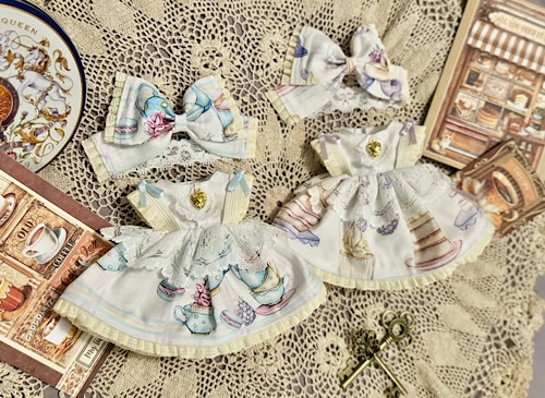 🫖プリンセスケーキ🇬🇧🍰(写真右:紫色)