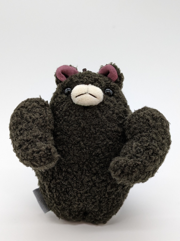 たよりがいある動物たちのぬいぐるみキーホルダー【黒クマ】