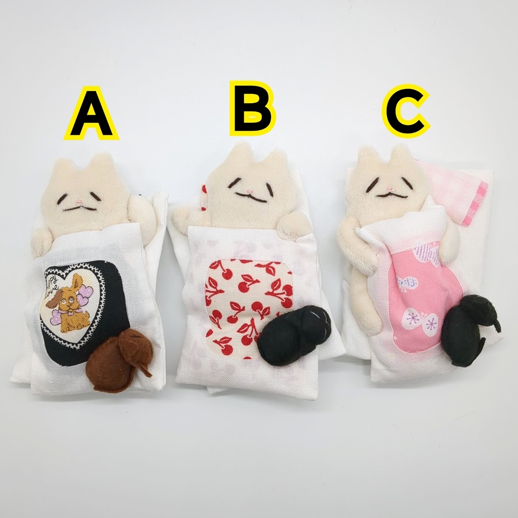 おふとんブローチ【白ネコ】