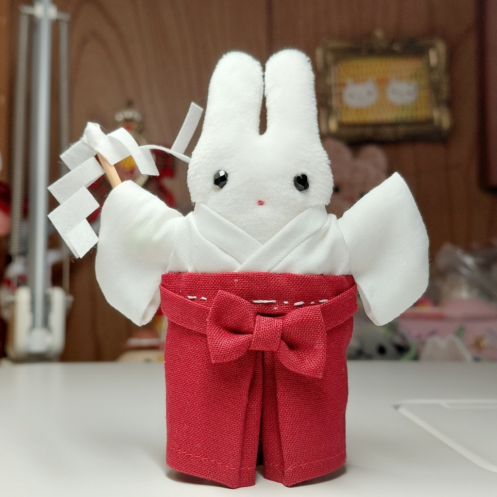 ちいさな巫女うさぎちゃんぬいぐるみ
