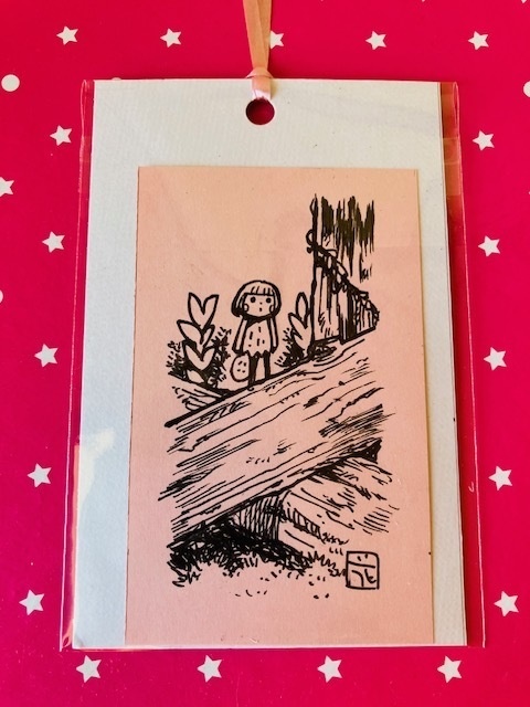 チャイチー、倒木の上にて＋ポストカード（キノコピンク）〜セット。