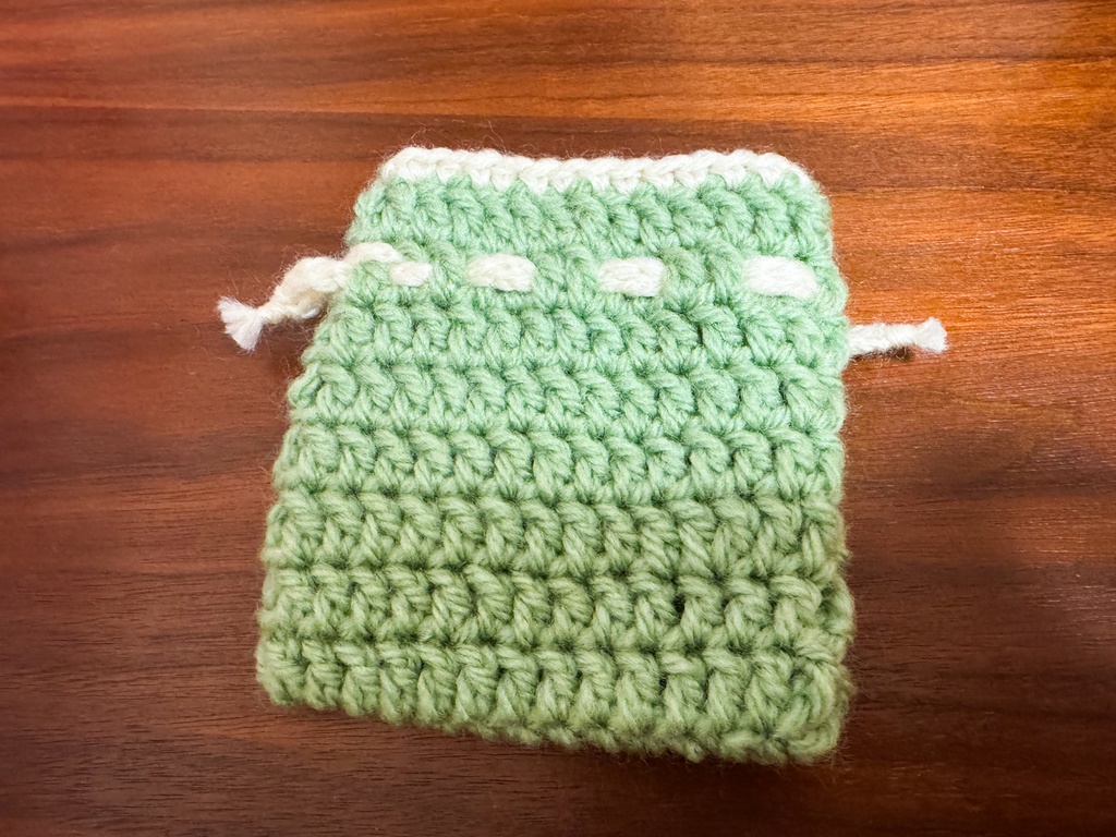 緑さわやかカラーポーチ