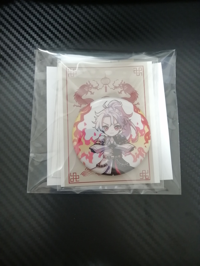 百式杏仁　ミニキャラ缶バッジ