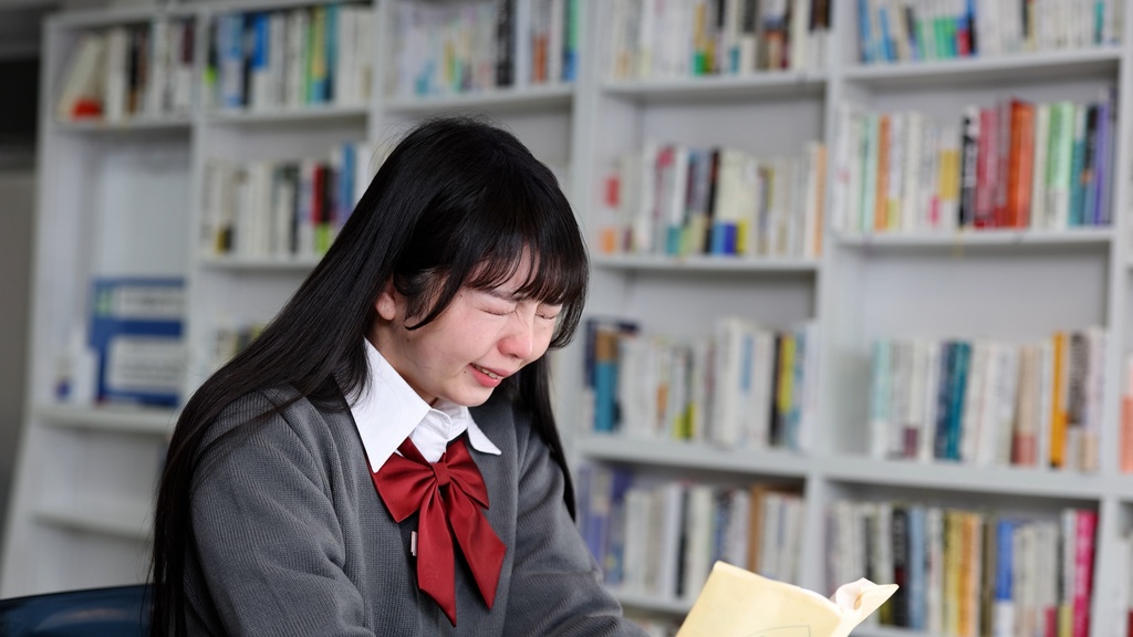 泉りおんさんのくしゃみ Rion Izumi's sneezing