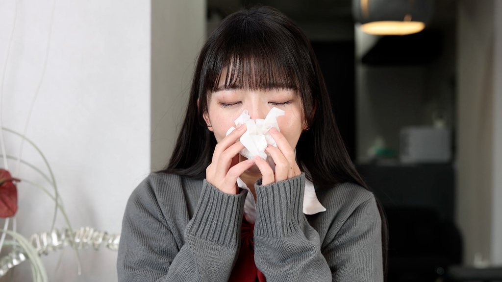 泉りおんさんのくしゃみ Rion Izumi's sneezing