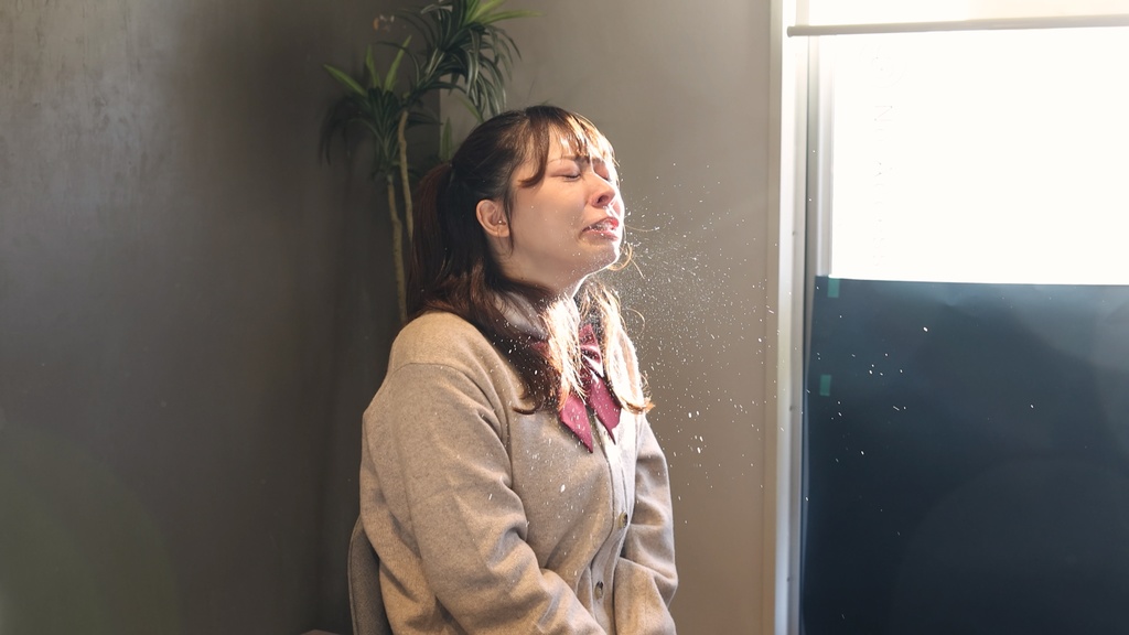 えりれろさんのくしゃみ2 Erirero's sneezing 2