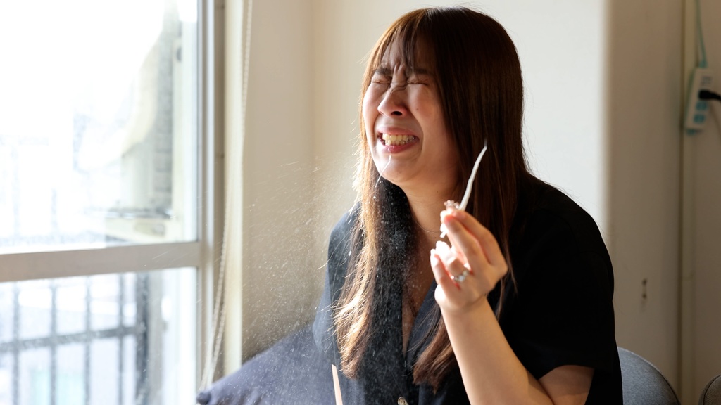 あむさんのくしゃみ2 Amu's spray sneezing