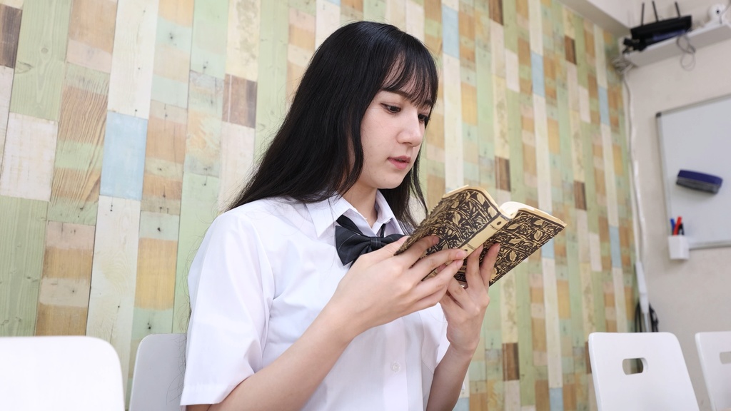 西尾まりなさんの朗読くしゃみ Marina Nishio's sneezing while reading aloud