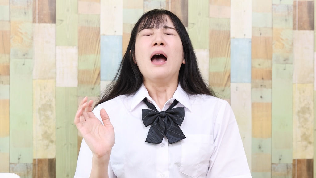 西尾まりなさんの朗読くしゃみ Marina Nishio's sneezing while reading aloud