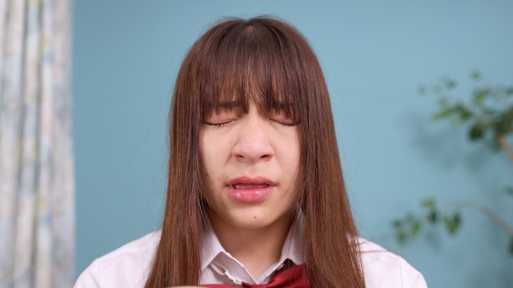 みらいさんの鼻水くしゃみ Mirai's messy and snotty sneeing