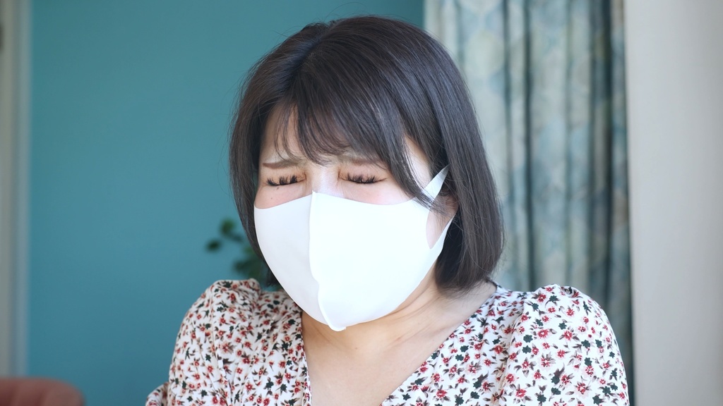 あまねさん、さなつんさんのマスクくしゃみ Amane and Sanatsun's masked sneeze