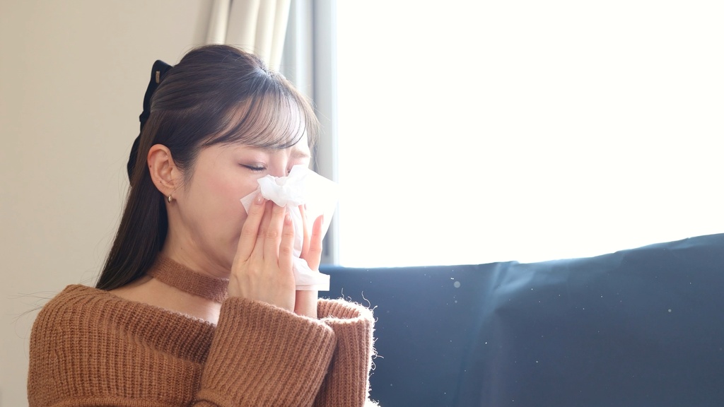 工藤ゆりさんのスプレー飛沫くしゃみ Yuri Kudo — Wet Sneeze Spray
