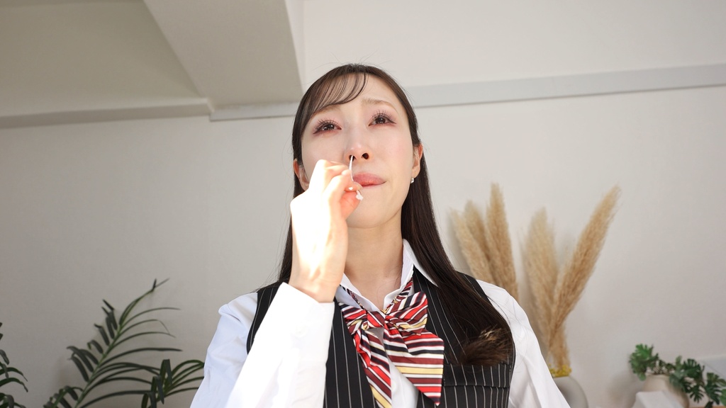 工藤ゆりさんのスプレー飛沫くしゃみ Yuri Kudo — Wet Sneeze Spray