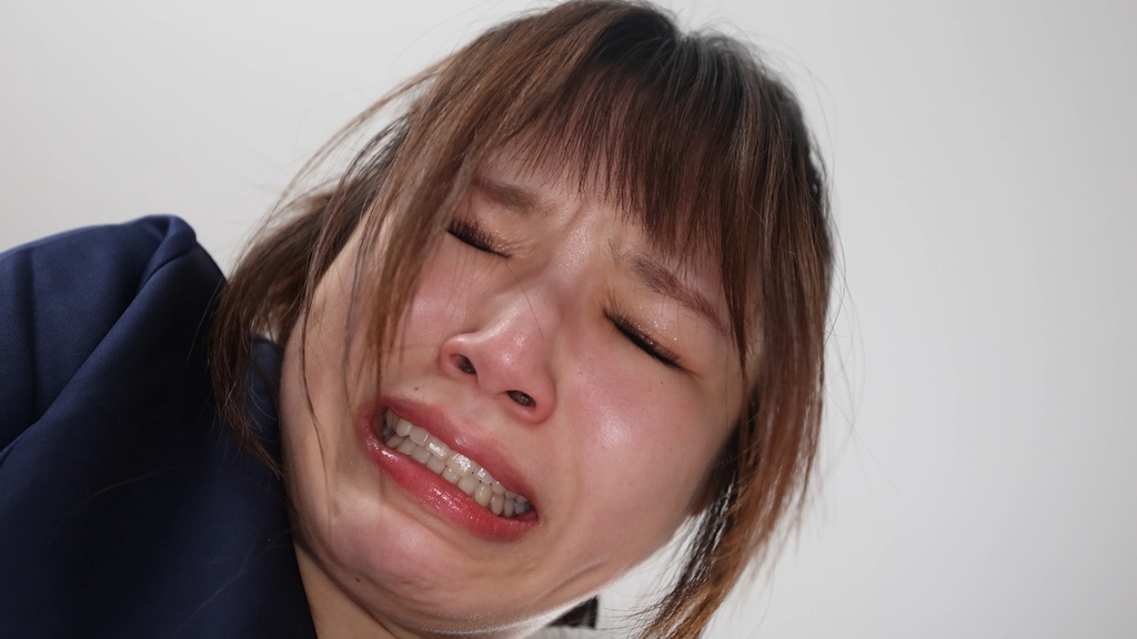 さなつん - 施術中、くしゃみ止まらなくて患者さんの顔にかかっちゃう Sanatsun - Unstoppable Spray Sneezes During Treatment Hit the Client's Face