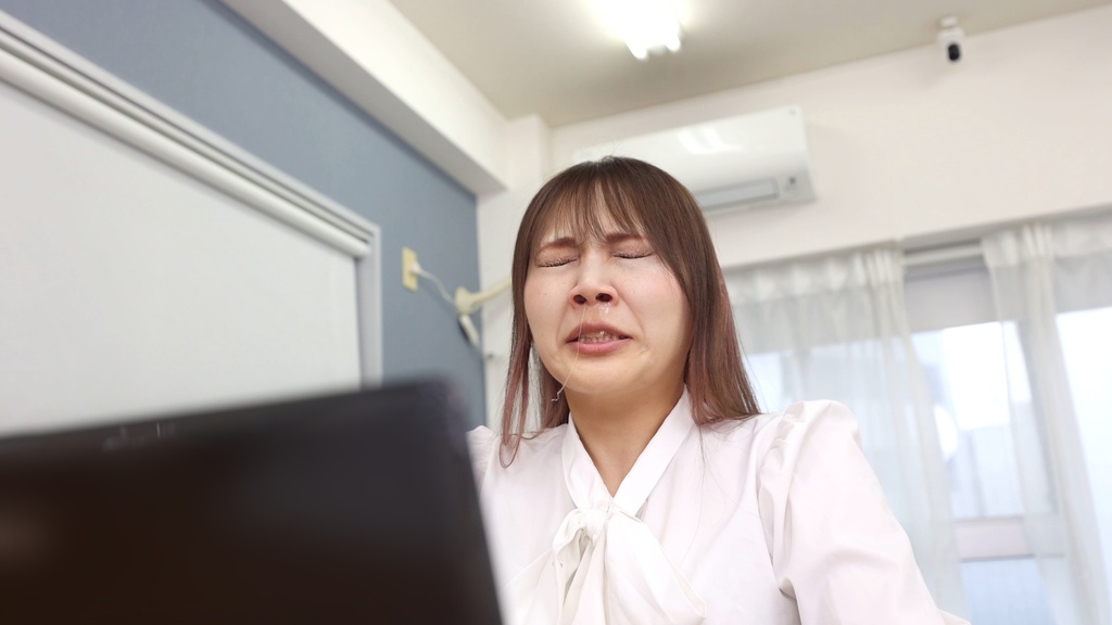 くしゃみと鼻水が止まらないものさん Mono - Sneezing and Runny Nose That Won't Stop"