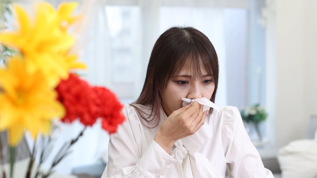 くしゃみと鼻水が止まらないものさん Mono - Sneezing and Runny Nose That Won't Stop"