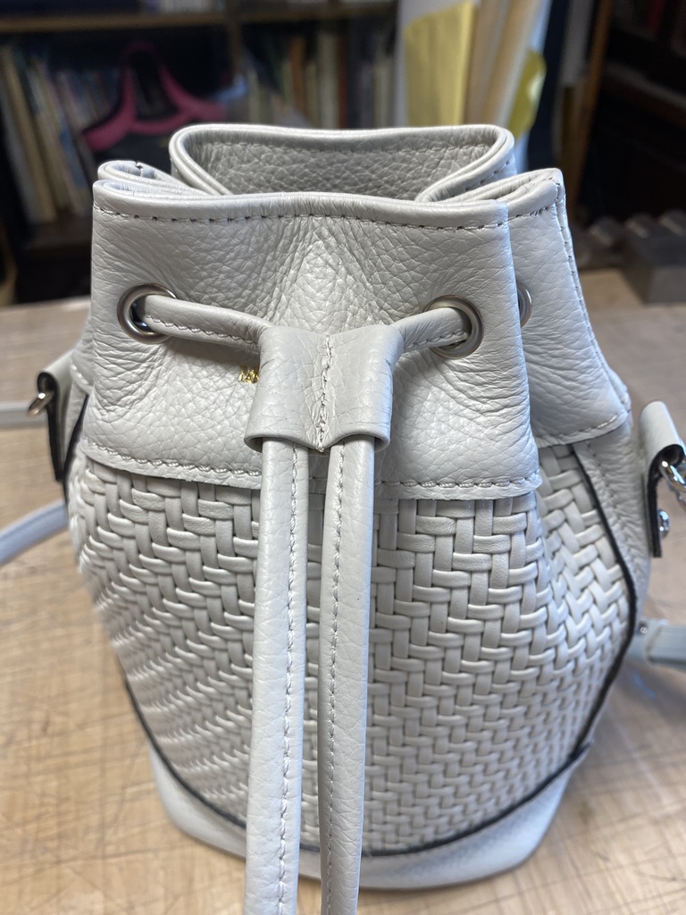 MIYAKAKU_LERTHERクラフトキャンバスシリーズ White Cylinder Bag