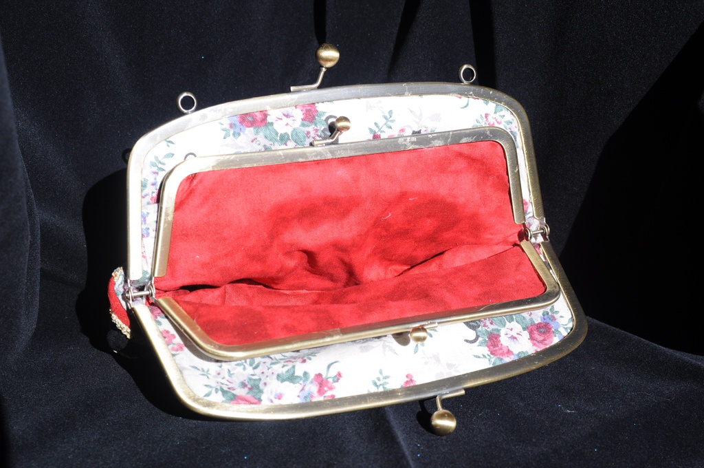 モードレッド イメージ イベント用財布