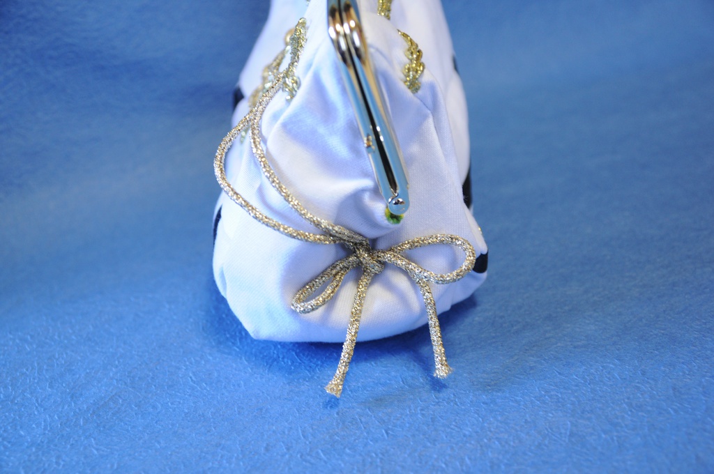 物吉貞宗イメージ俵型がま口ポーチ