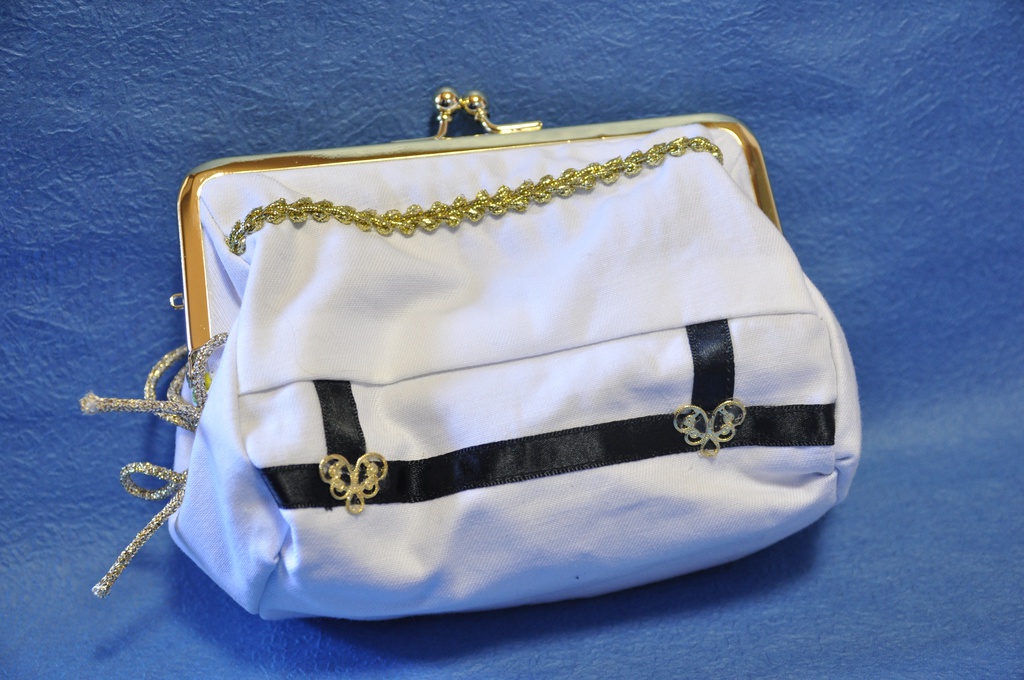 物吉貞宗イメージ俵型がま口ポーチ