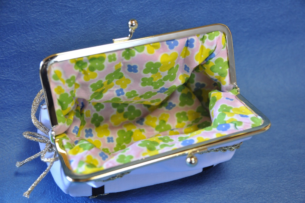 物吉貞宗イメージ俵型がま口ポーチ