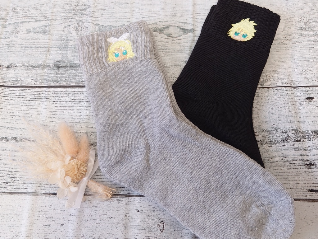 刺繍靴下 リン レン