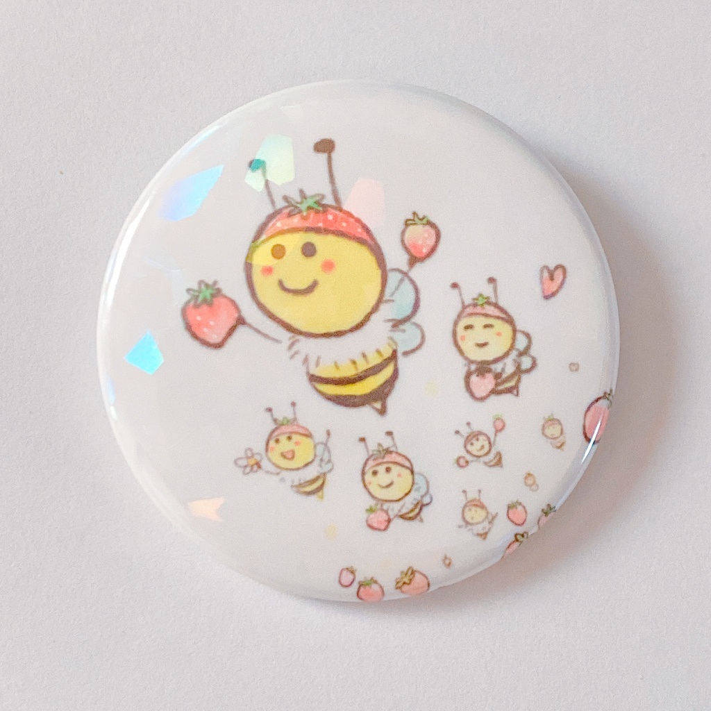 いちご帽のはちさん 44mm缶バッジ