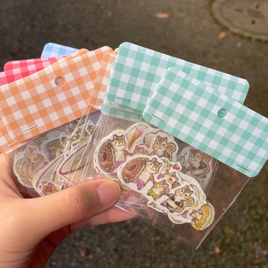 『りすのせかいのどーなつやすみ』フレークシール&ポストカードセット