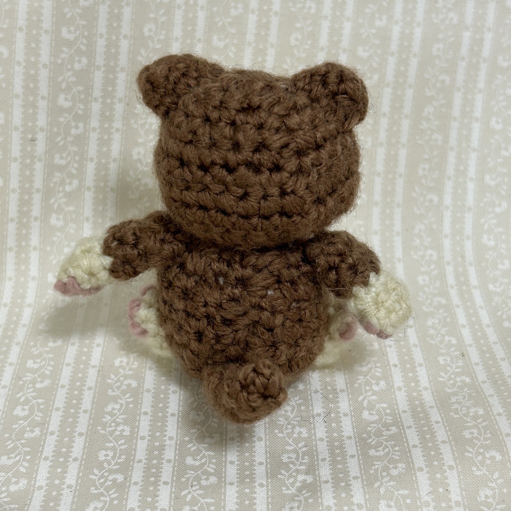 みんにゃちがってみんにゃいい編みぐるみ (ブラウンハチワレ)