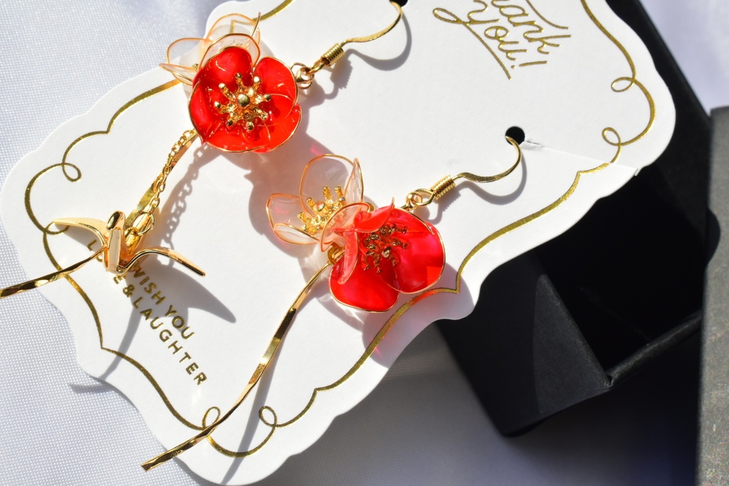 【スパコミ20】 白梅と折鶴のピアス