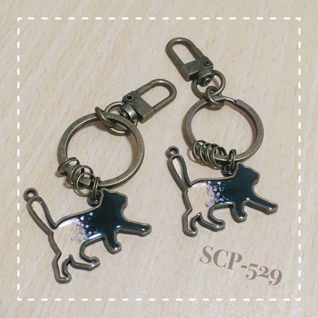 SCP-529-半身猫のジョーシー イメージキーホルダー