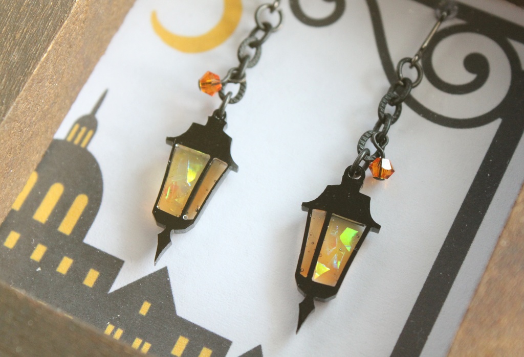 夜を照らす街灯のピアス/イヤリング(オレンジ)