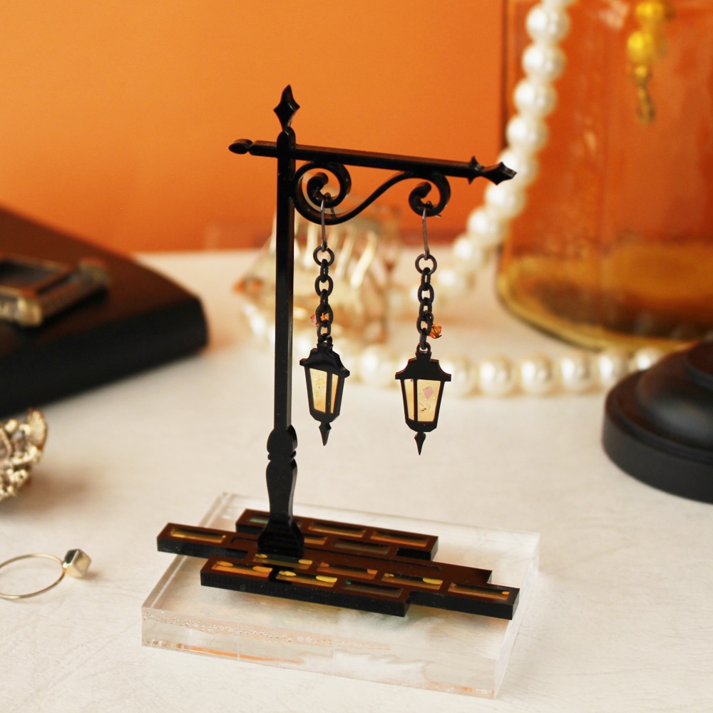 夜を照らす街灯のピアス/イヤリング(オレンジ)