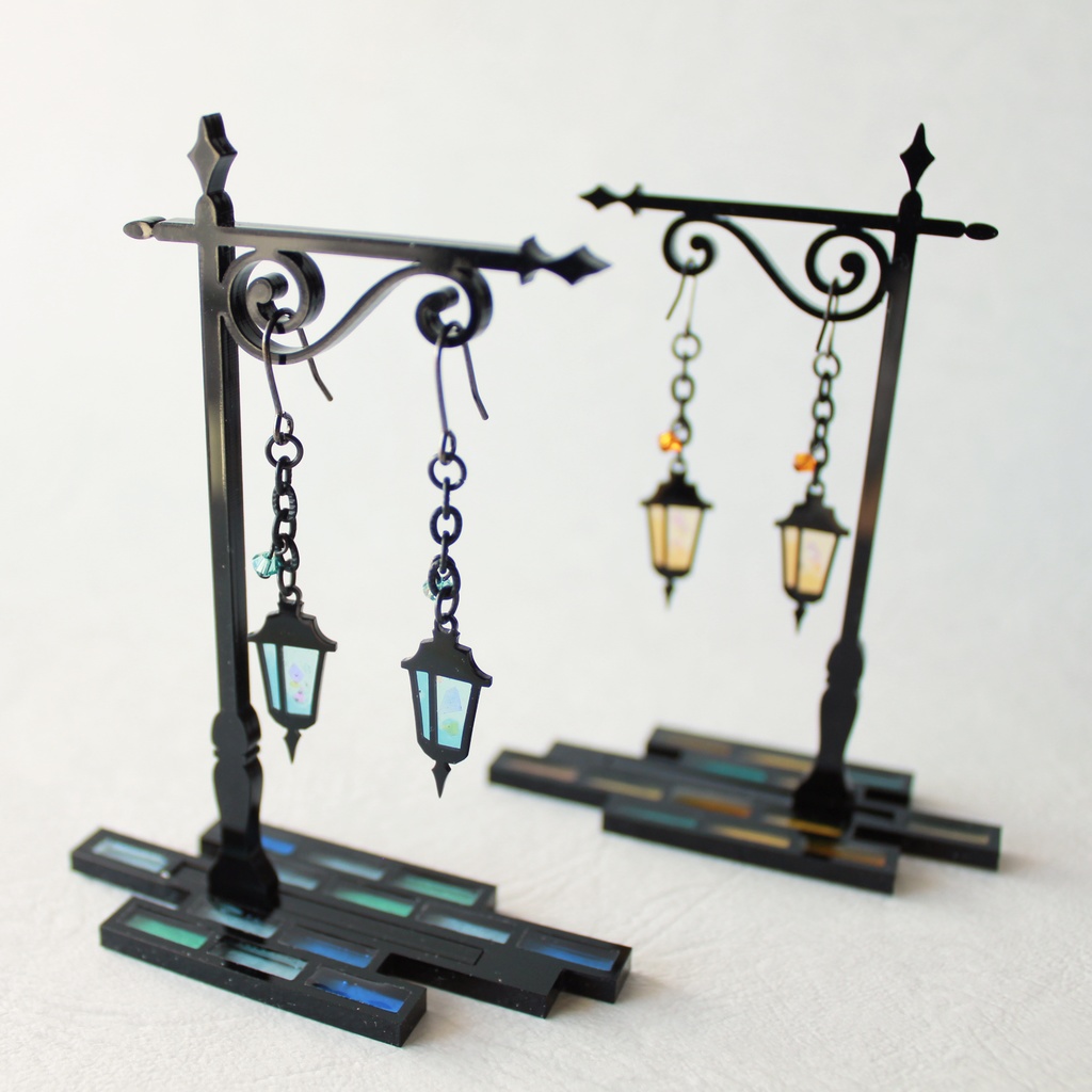 夜を照らす街灯のアクセサリースタンド