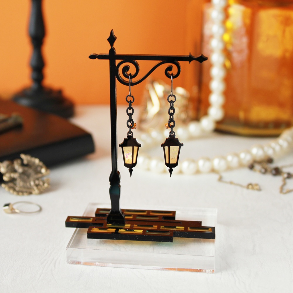 夜を照らす街灯のアクセサリースタンド