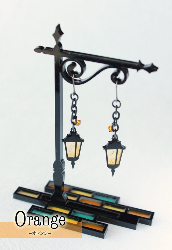 夜を照らす街灯のアクセサリースタンド