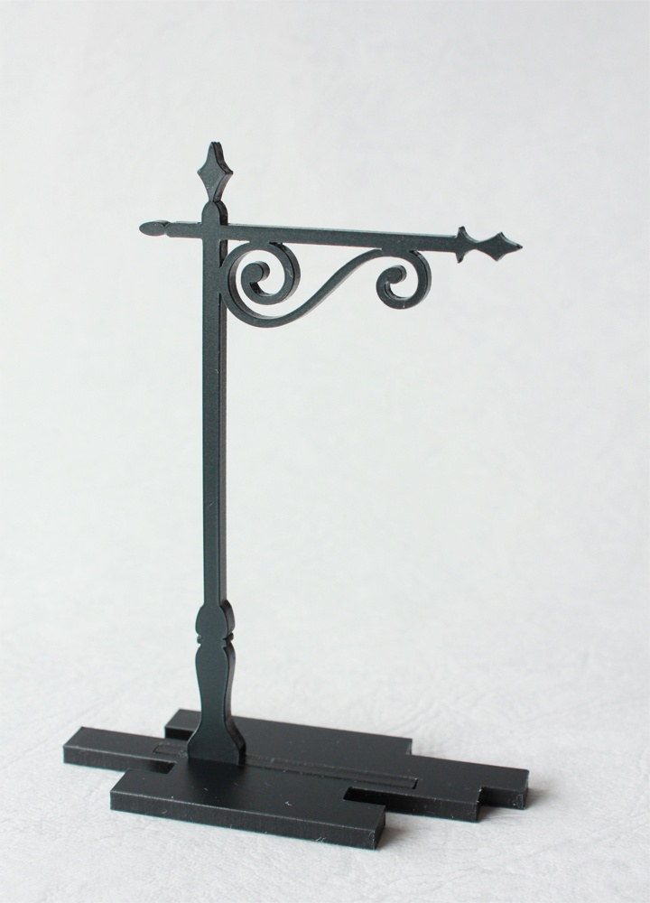 夜を照らす街灯のアクセサリースタンド(マットブラック)