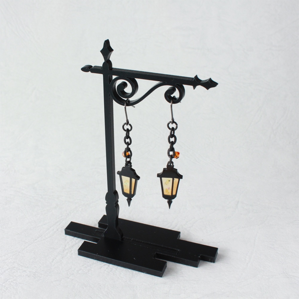 夜を照らす街灯のアクセサリースタンド(マットブラック)