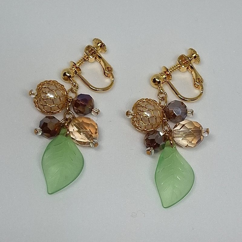 ぶどうみたいなゆらゆらイヤリング⁑ハンドメイド