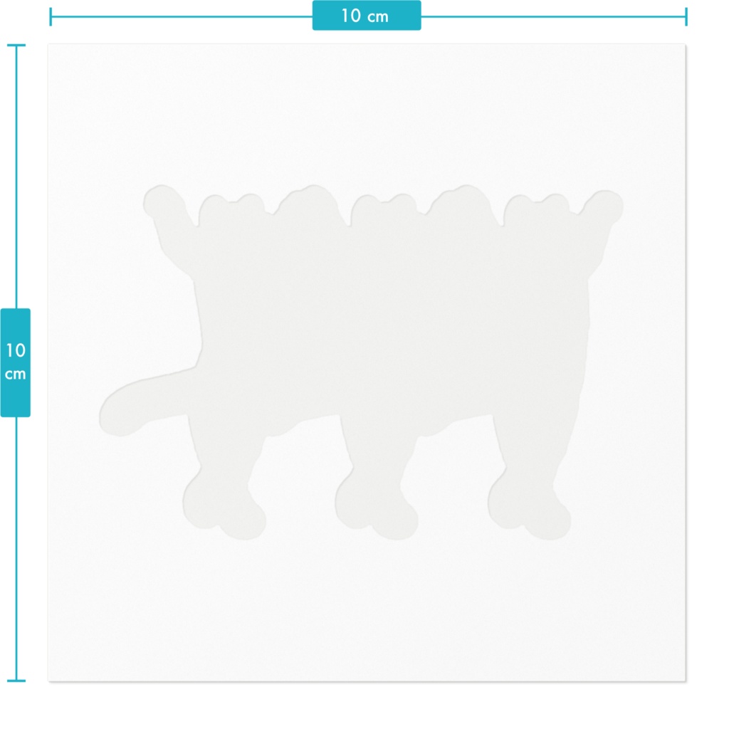 ポーズをとる黒猫トリオ