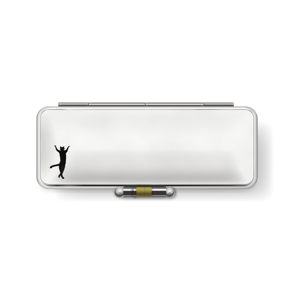 ポーズをとる黒猫トリオ