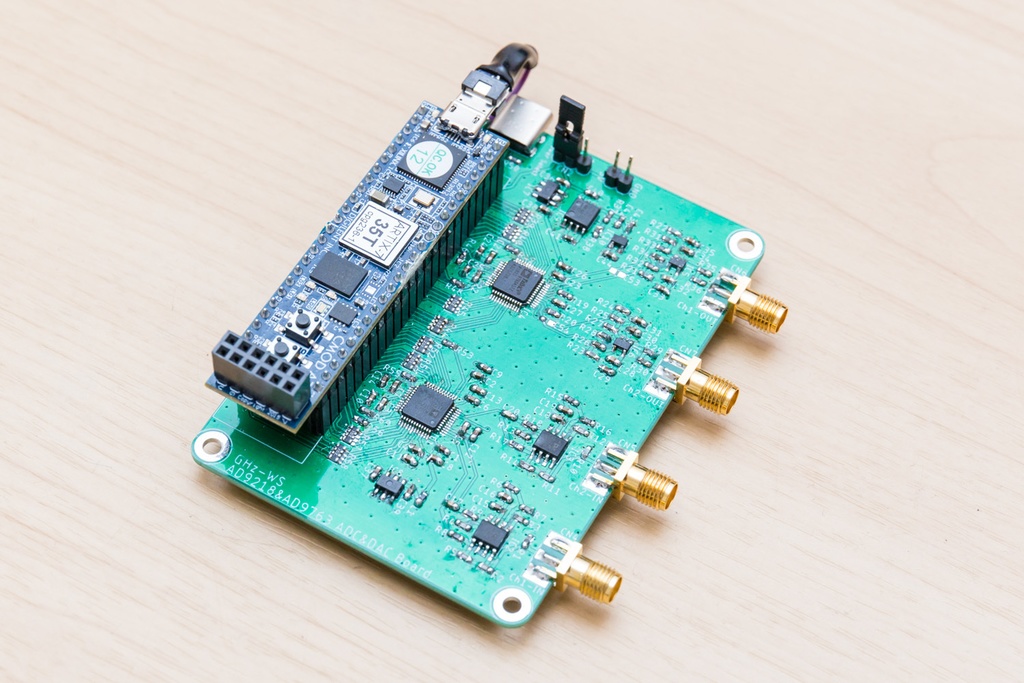 FPGAにADCとDACをつなげるボード