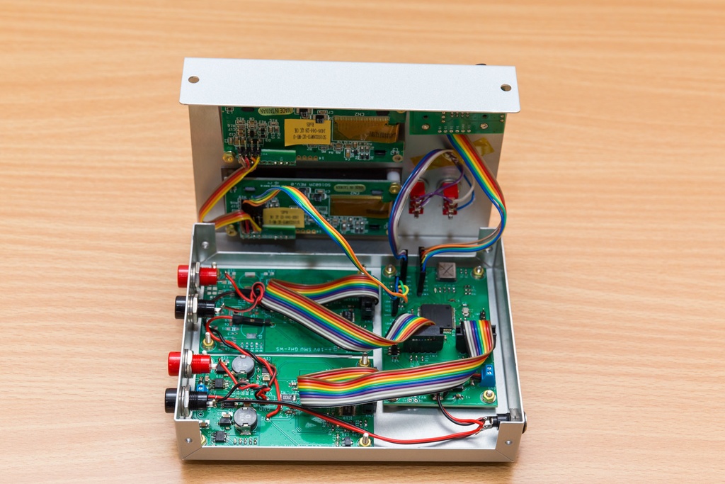 2-ch 10V/0.2A 4象限CVCC電源